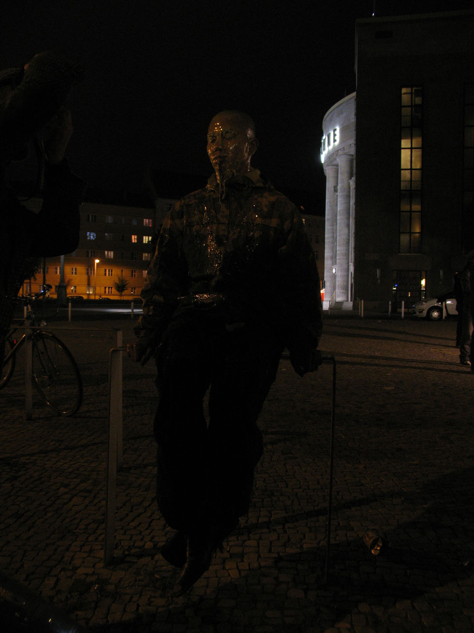 Photographic documentation of RYLLEGA Berlin (Performance by Nguyen Anh Tuan, 21 September 2008)